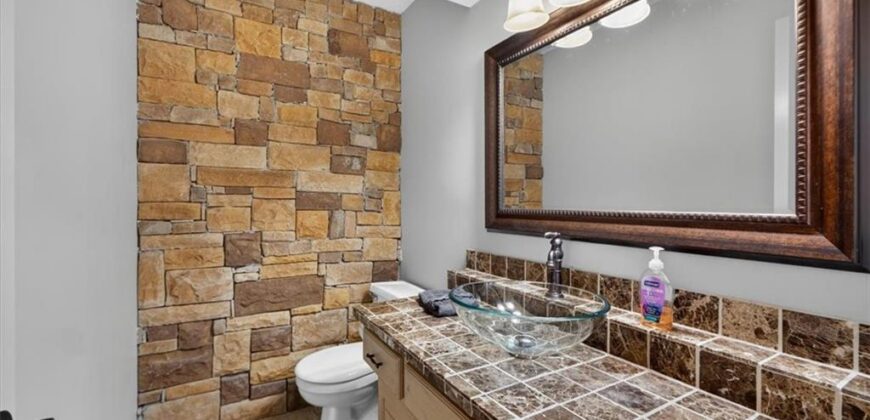 5502 Spinnaker Pointe N/A, Parkville, MO 64152