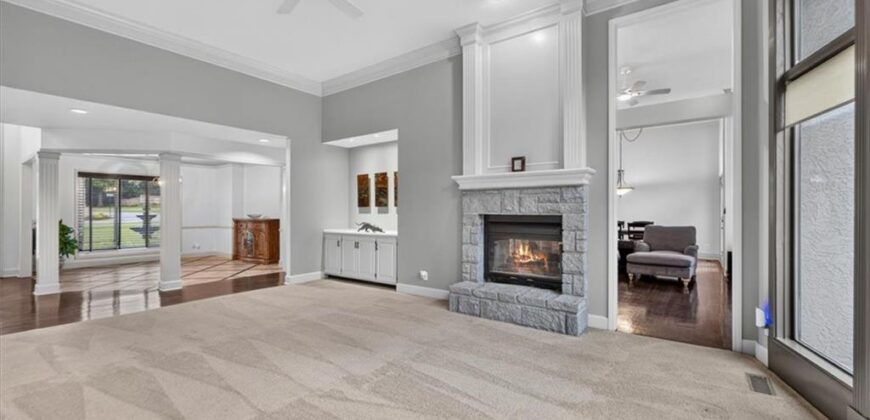 5502 Spinnaker Pointe N/A, Parkville, MO 64152