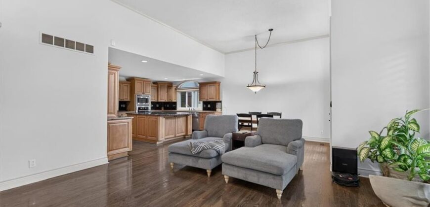 5502 Spinnaker Pointe N/A, Parkville, MO 64152