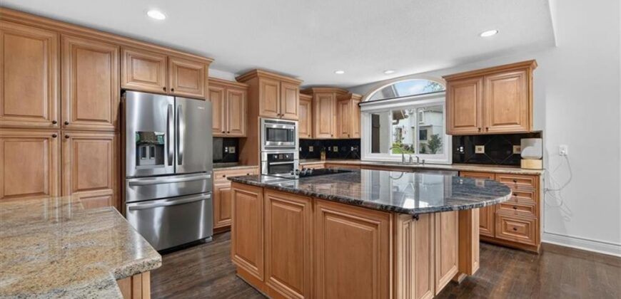 5502 Spinnaker Pointe N/A, Parkville, MO 64152