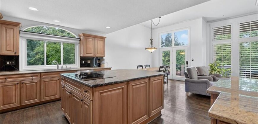 5502 Spinnaker Pointe N/A, Parkville, MO 64152