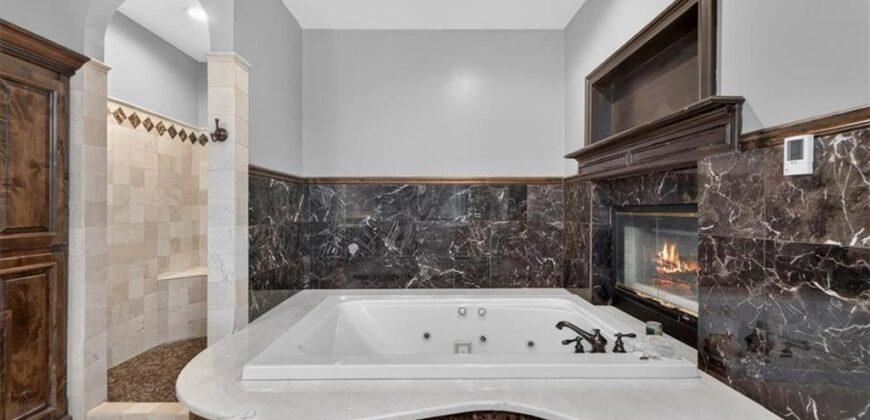 5502 Spinnaker Pointe N/A, Parkville, MO 64152