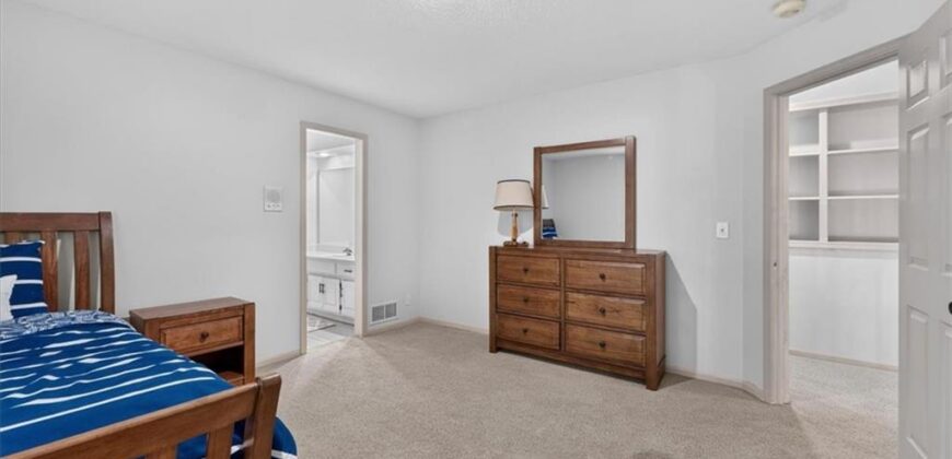 5502 Spinnaker Pointe N/A, Parkville, MO 64152
