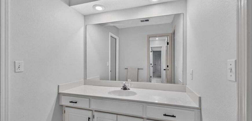 5502 Spinnaker Pointe N/A, Parkville, MO 64152