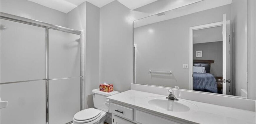 5502 Spinnaker Pointe N/A, Parkville, MO 64152