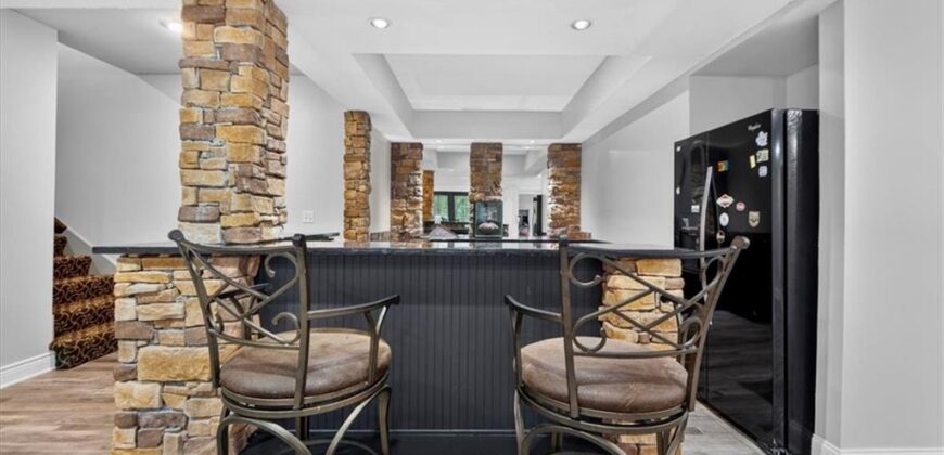 5502 Spinnaker Pointe N/A, Parkville, MO 64152