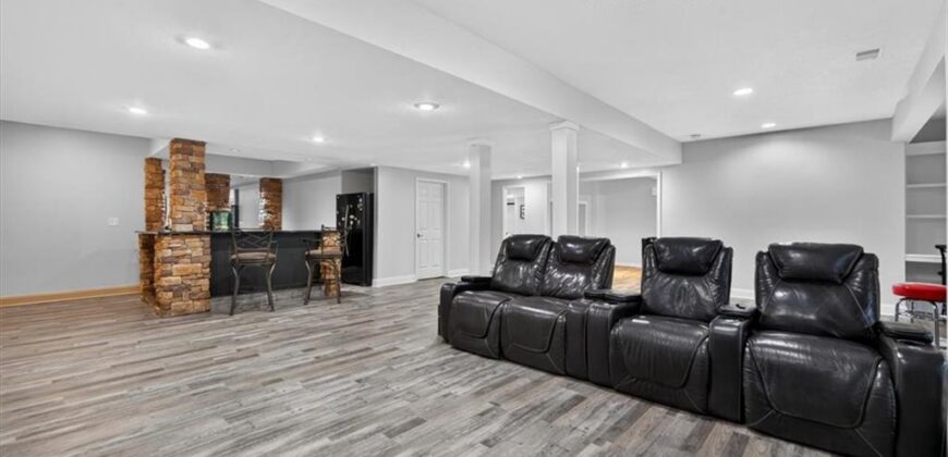 5502 Spinnaker Pointe N/A, Parkville, MO 64152