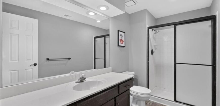 5502 Spinnaker Pointe N/A, Parkville, MO 64152