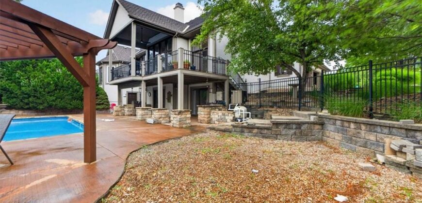 5502 Spinnaker Pointe N/A, Parkville, MO 64152