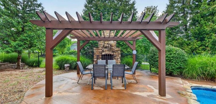 5502 Spinnaker Pointe N/A, Parkville, MO 64152