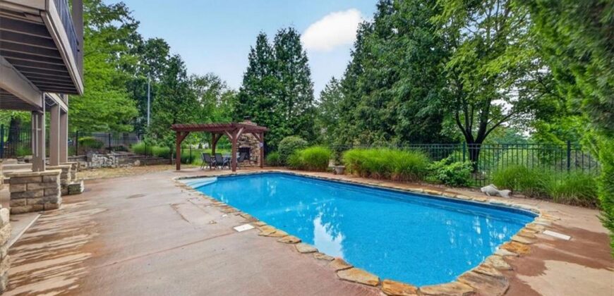 5502 Spinnaker Pointe N/A, Parkville, MO 64152