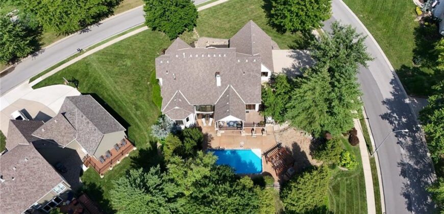 5502 Spinnaker Pointe N/A, Parkville, MO 64152