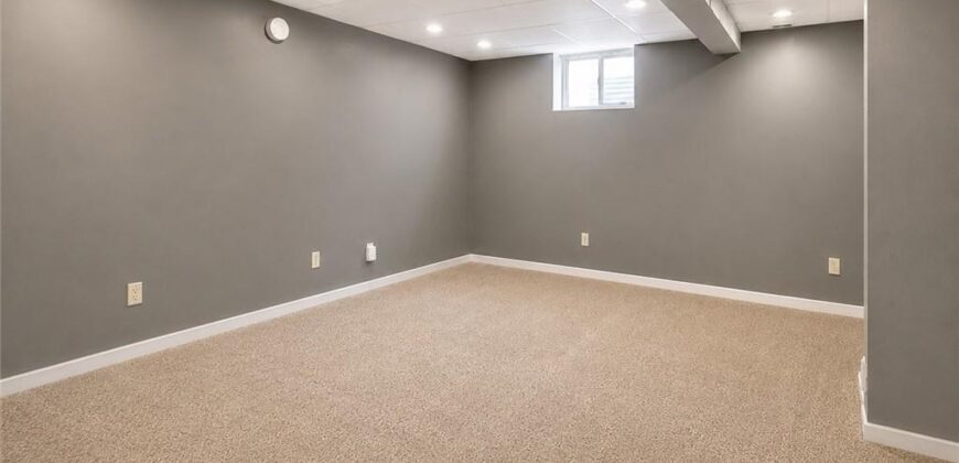 6215 N MERCIER Street, Kansas City, MO 64118