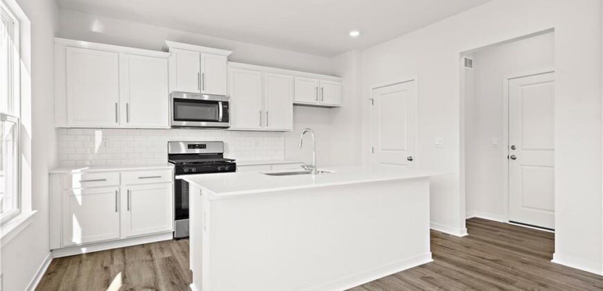 10716 N Richmond Avenue, Kansas City, MO 64157