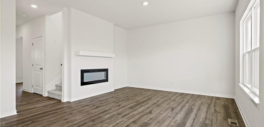 10716 N Richmond Avenue, Kansas City, MO 64157