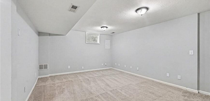 1720 Regency Drive, Kearney, MO 64060
