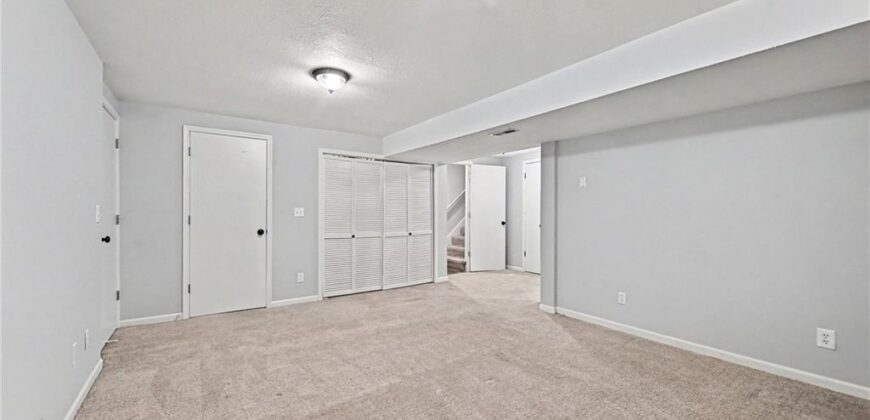 1720 Regency Drive, Kearney, MO 64060