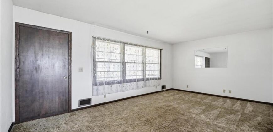 483 NE Meadowbrook Road, Kansas City, MO 64119