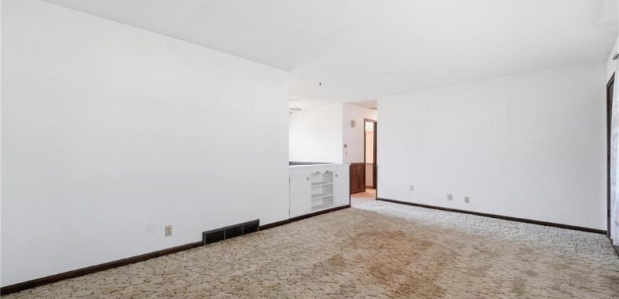 483 NE Meadowbrook Road, Kansas City, MO 64119