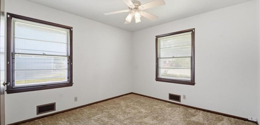483 NE Meadowbrook Road, Kansas City, MO 64119
