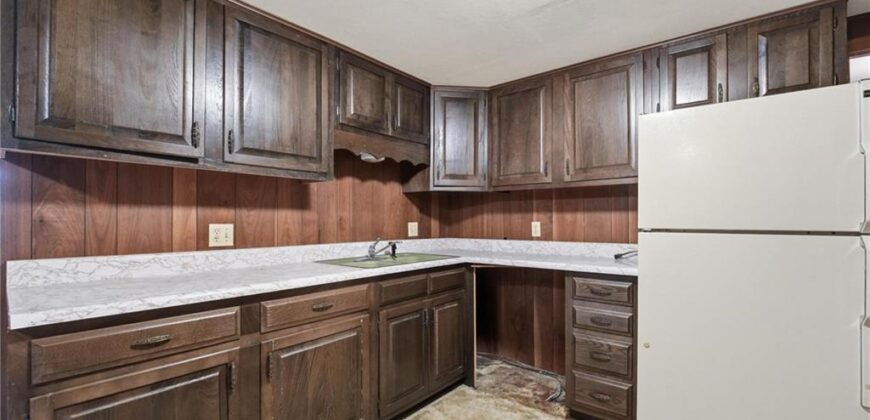 483 NE Meadowbrook Road, Kansas City, MO 64119