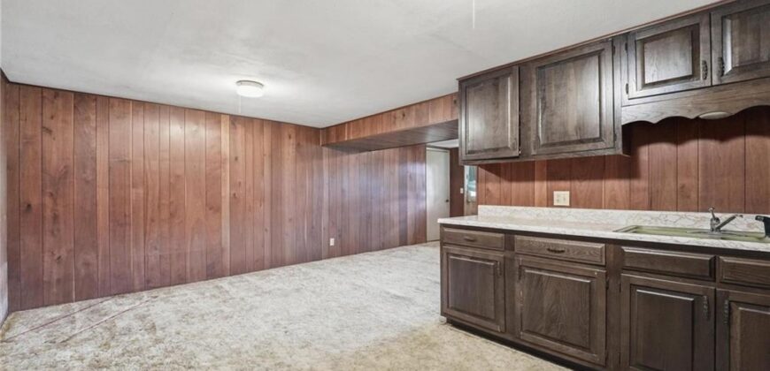 483 NE Meadowbrook Road, Kansas City, MO 64119