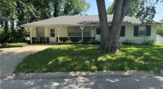 483 NE Meadowbrook Road, Kansas City, MO 64119
