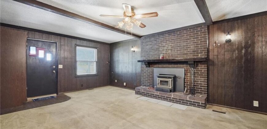 483 NE Meadowbrook Road, Kansas City, MO 64119