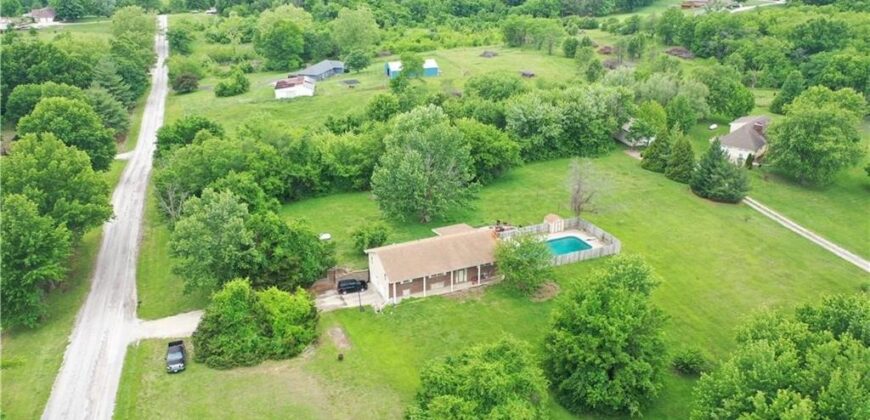 16008 NE 176th Street, Holt, MO 64048