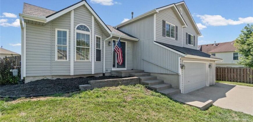 8505 N ARCOLA Avenue, Kansas City, MO 64153