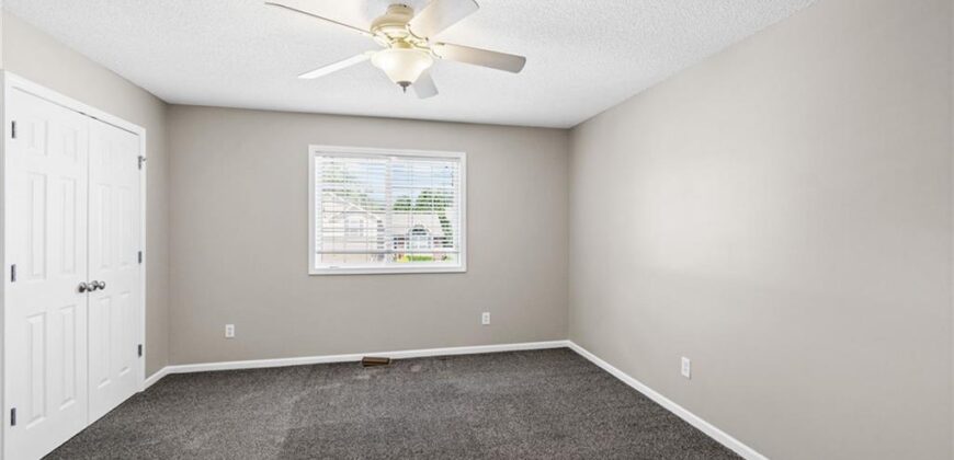 8505 N ARCOLA Avenue, Kansas City, MO 64153