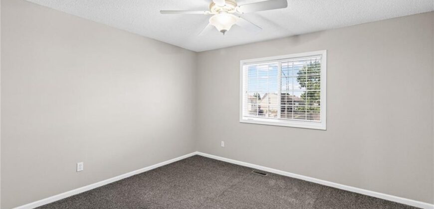 8505 N ARCOLA Avenue, Kansas City, MO 64153