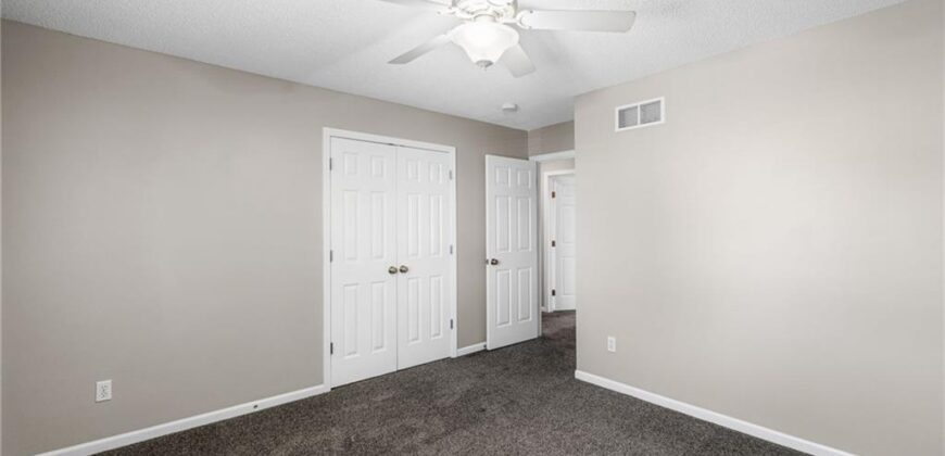 8505 N ARCOLA Avenue, Kansas City, MO 64153