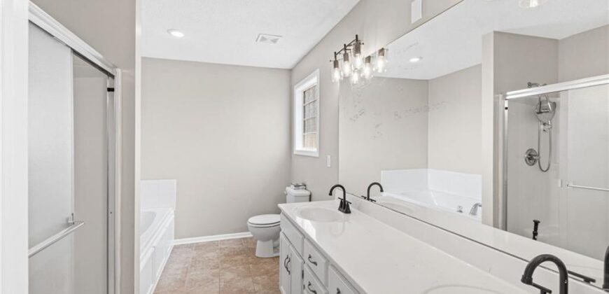 8505 N ARCOLA Avenue, Kansas City, MO 64153