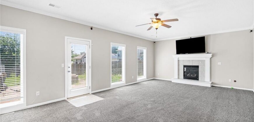 8505 N ARCOLA Avenue, Kansas City, MO 64153