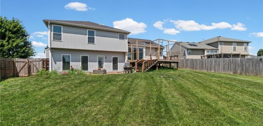 8505 N ARCOLA Avenue, Kansas City, MO 64153