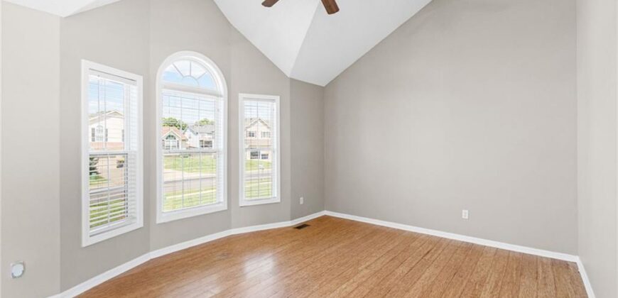 8505 N ARCOLA Avenue, Kansas City, MO 64153