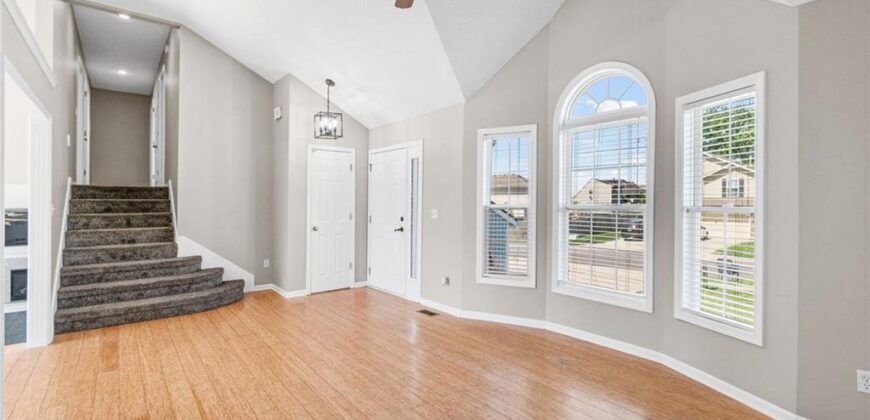 8505 N ARCOLA Avenue, Kansas City, MO 64153