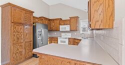 8505 N ARCOLA Avenue, Kansas City, MO 64153