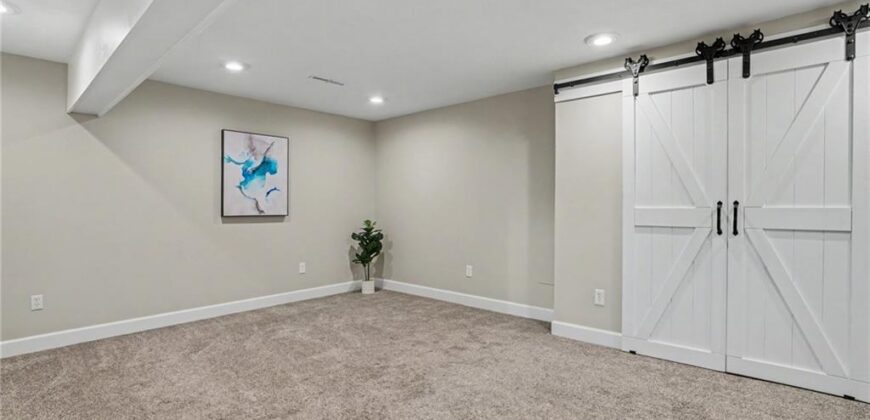 986 Wellington Way, Liberty, MO 64068