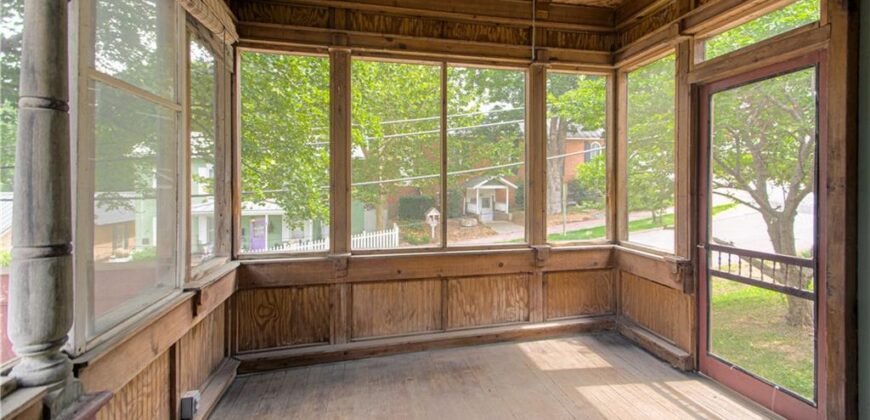 547 Main Street, Weston, MO 64098