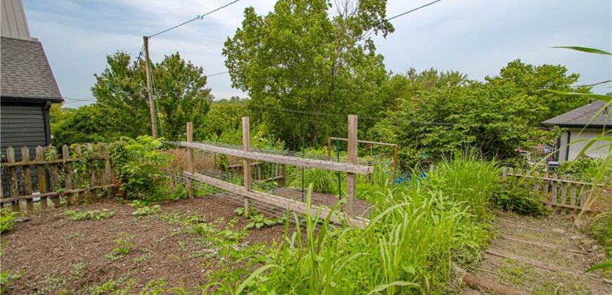 547 Main Street, Weston, MO 64098
