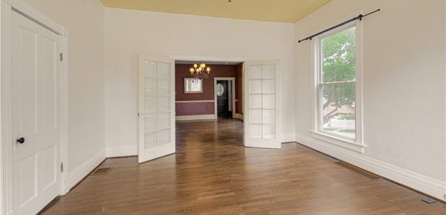 547 Main Street, Weston, MO 64098