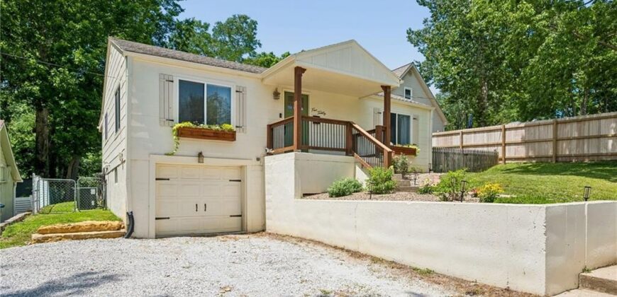 420 N Fairview Avenue, Liberty, MO 64068