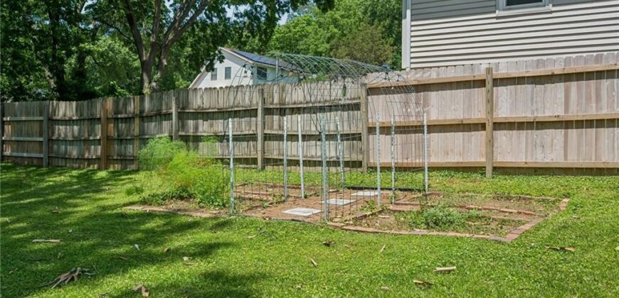 420 N Fairview Avenue, Liberty, MO 64068