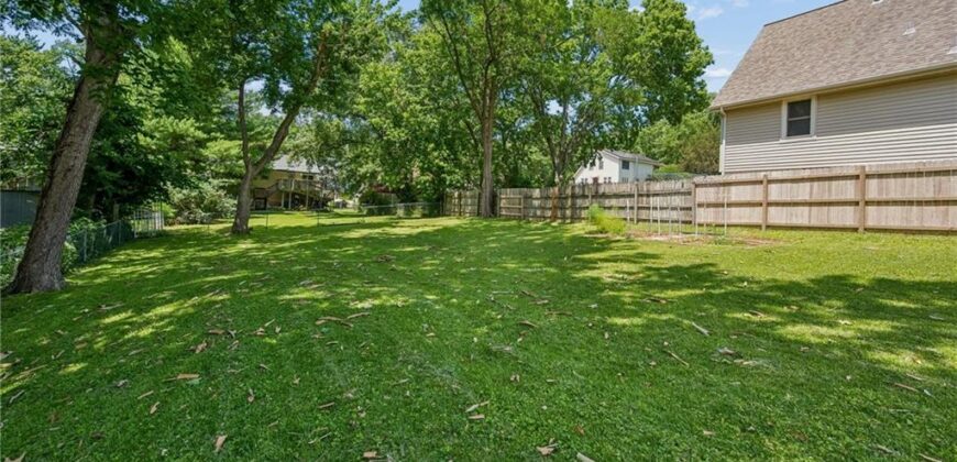 420 N Fairview Avenue, Liberty, MO 64068