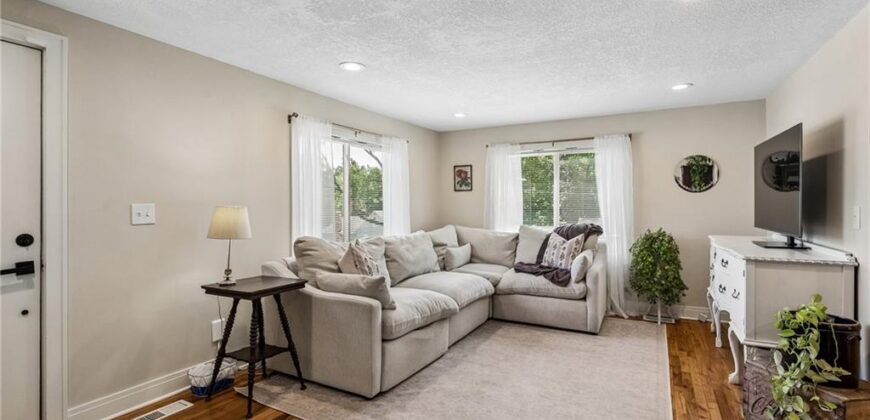 420 N Fairview Avenue, Liberty, MO 64068