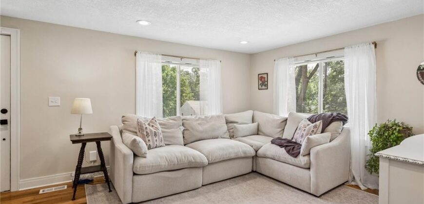 420 N Fairview Avenue, Liberty, MO 64068