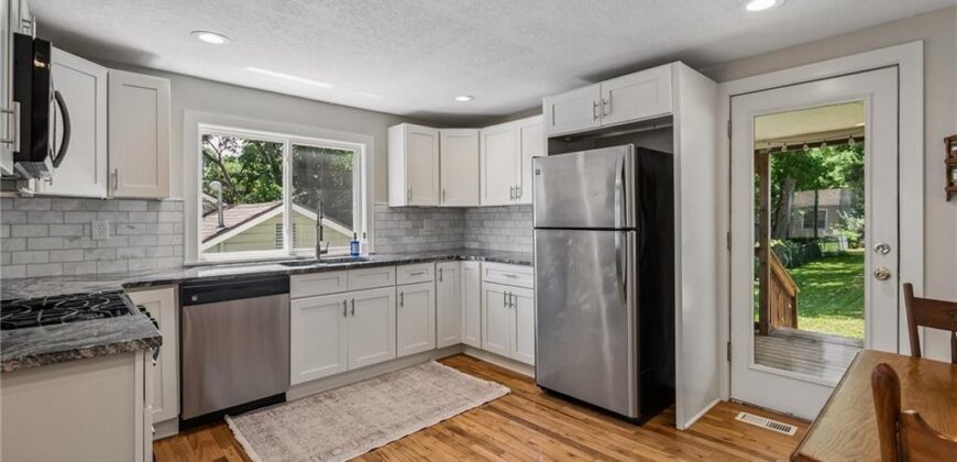 420 N Fairview Avenue, Liberty, MO 64068