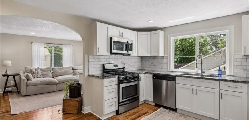 420 N Fairview Avenue, Liberty, MO 64068